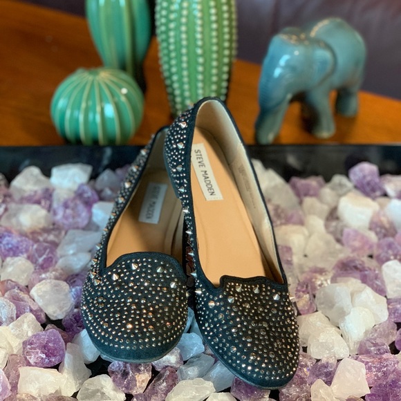 Steve Madden Shoes - 🔴SOLD🔴 Steve Madden Studded Flats